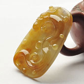 冰种黄翡缅甸翡翠A货龙牌挂件