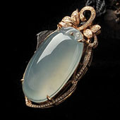 冰玻种晴水缅甸翡翠A货镶玫瑰金福瓜胸坠（真钻）