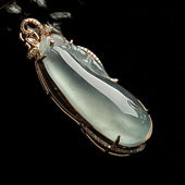 (超值推荐)冰种晴水缅甸翡翠A货镶玫瑰金福瓜胸坠（真钻）