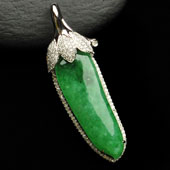 冰种翠色缅甸翡翠A货镶白金福瓜胸坠（真钻）