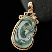 （超值推荐）冰种飘花缅甸翡翠A货镶玫瑰金如意胸坠（真钻）