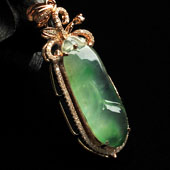 冰种飘翠缅甸翡翠A货镶玫瑰金玉兰花胸坠（真钻）