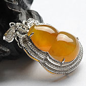 （超值推荐）冰种红黄翡缅甸翡翠A货镶白金葫芦胸坠（真钻）