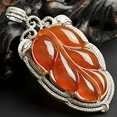 （超值推荐）冰种红黄翡缅甸翡翠A货镶白金叶子胸坠（真钻）