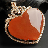 （超值推荐）糯冰种红翡缅甸翡翠A货镶白金心形胸坠（真钻）