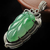 冰种翠色缅甸翡翠A货镶白金叶子胸坠（真钻）