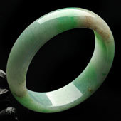 糯冰种翠色缅甸翡翠A货手镯（56mm）