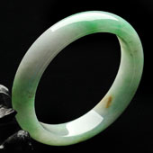 糯冰种翠色缅甸翡翠A货手镯（56.1mm）
