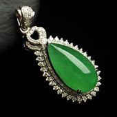 冰种翠色缅甸翡翠A货镶白金水滴胸坠（真钻）