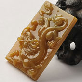 糯冰种黄翡缅甸翡翠A货龙牌挂件