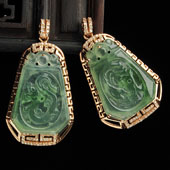 冰种晴水缅甸翡翠A货镶玫瑰龙凤牌胸坠（真钻）