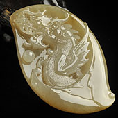 冰种褐黄翡缅甸翡翠A货飞龙在天挂件