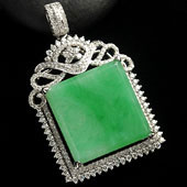 糯冰种翠色缅甸翡翠A货镶白金方形胸坠（真钻）