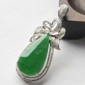 糯冰种阳绿缅甸翡翠A货镶白金水滴胸坠（真钻）