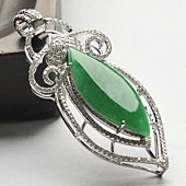 糯冰种阳绿缅甸翡翠A货镶白金马眼胸坠（真钻）