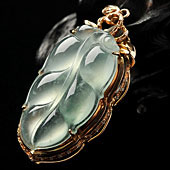 冰种淡晴水缅甸翡翠A货镶玫瑰金金枝玉叶胸坠（真钻）