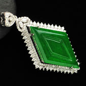 糯冰种阳绿缅甸翡翠A货镶白金满绿菱形胸坠（真钻）