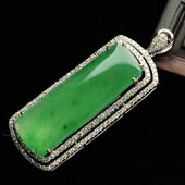 冰种绿晴水缅甸翡翠A货镶白金方牌胸坠（真钻）