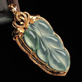 冰种略飘花缅甸翡翠A货镶玫瑰金金枝玉叶胸坠（真钻）