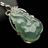 冰种晴水缅甸翡翠A货镶白金如意胸坠（真钻）