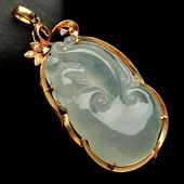 冰种晴水缅甸翡翠A货镶玫瑰金如意胸坠（真钻）