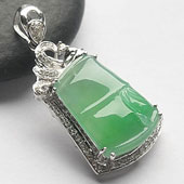 冰种翠色缅甸翡翠A货镶白金节节高胸坠（真钻）