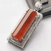 冰种红翡缅甸翡翠A货镶白金胸坠（真钻）