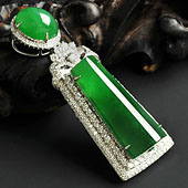 (超值推荐)冰种正阳绿缅甸翡翠A货镶白金胸坠（真钻）