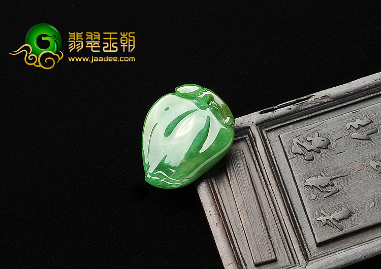 糯冰种黄加绿缅甸翡翠A货寿桃挂件