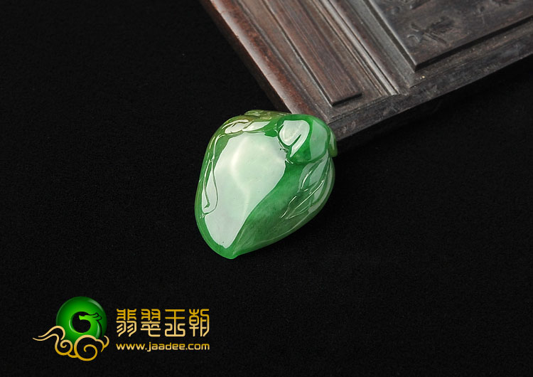 糯冰种黄加绿缅甸翡翠A货寿桃挂件