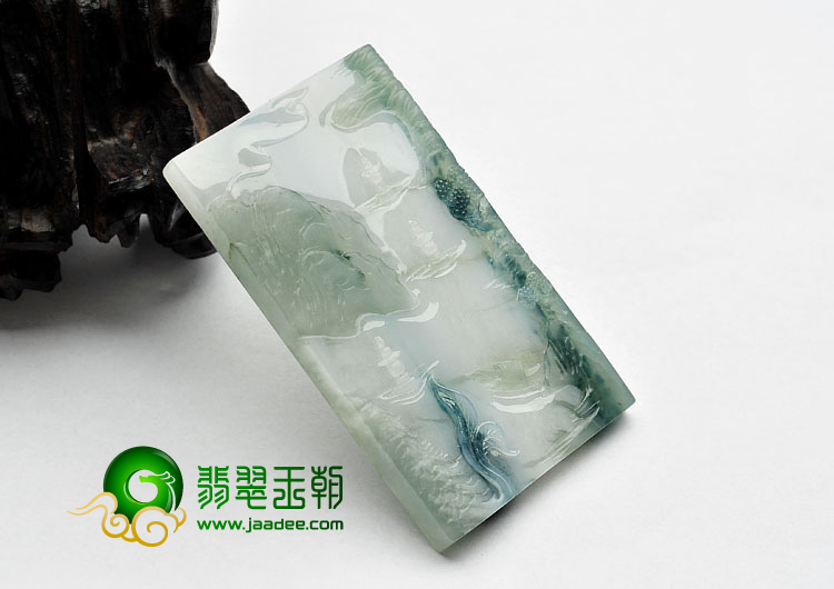 (超值推荐)糯冰种白底飘花缅甸翡翠A货山水牌挂件