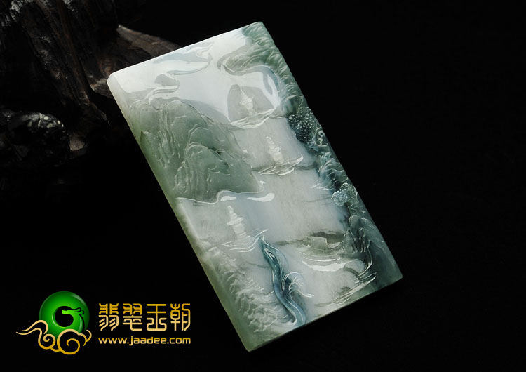 (超值推荐)糯冰种白底飘花缅甸翡翠A货山水牌挂件
