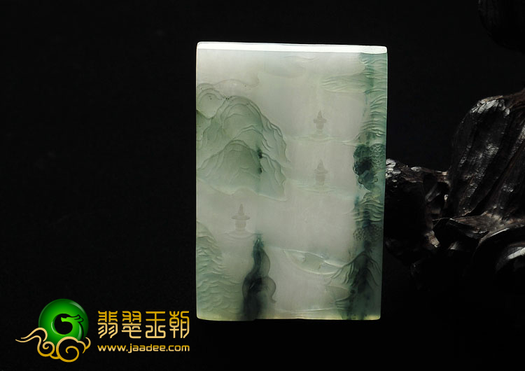 (超值推荐)糯冰种白底飘花缅甸翡翠A货山水牌挂件