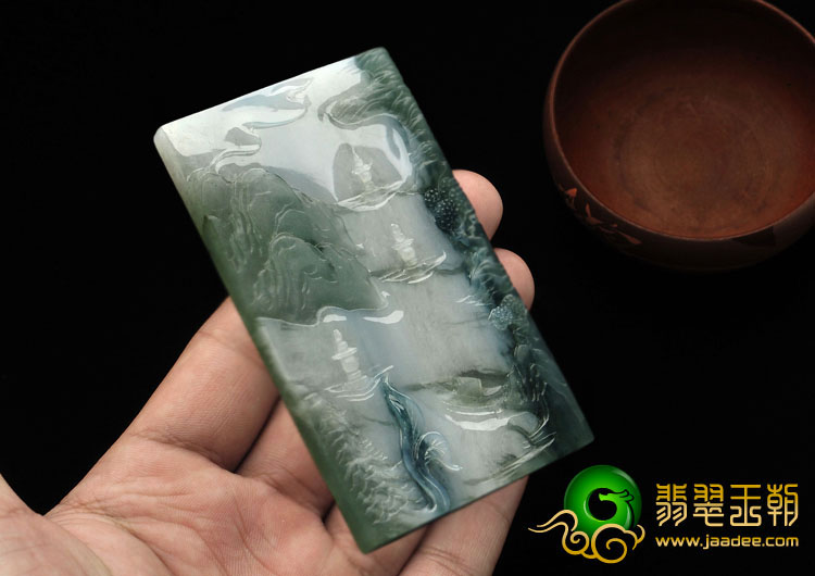 (超值推荐)糯冰种白底飘花缅甸翡翠A货山水牌挂件