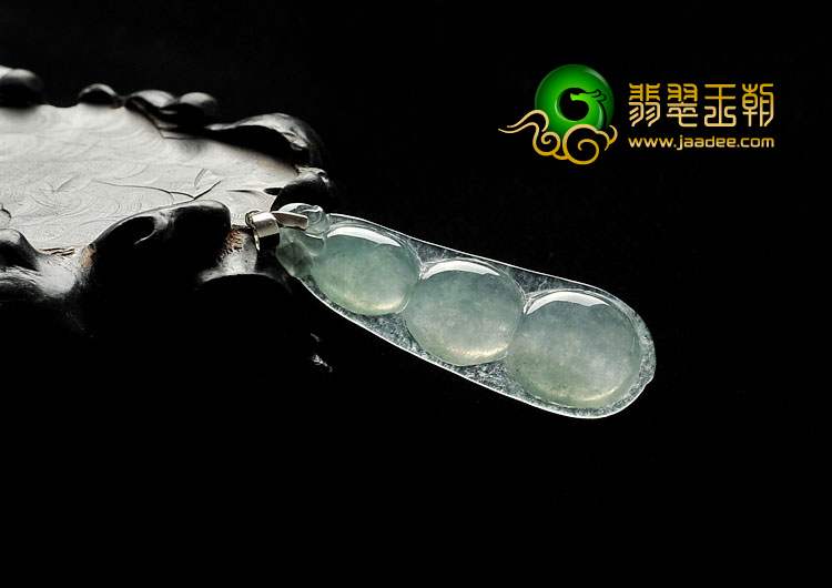 冰种晴水缅甸翡翠A货四季豆挂件