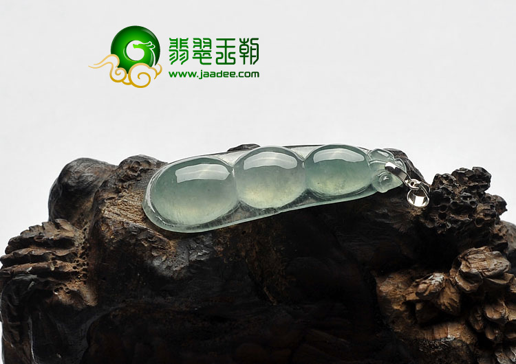 冰种晴水缅甸翡翠A货四季豆挂件