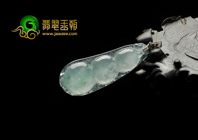 冰种晴水缅甸翡翠A货四季豆挂件