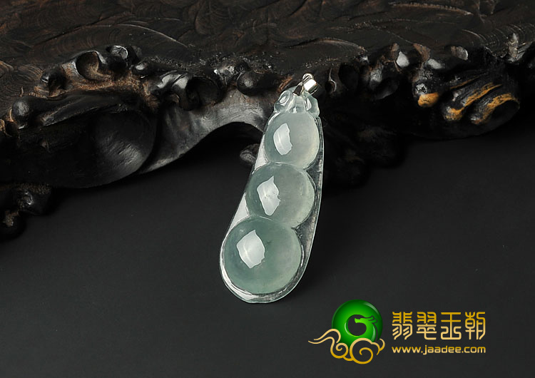 冰种晴水缅甸翡翠A货四季豆挂件