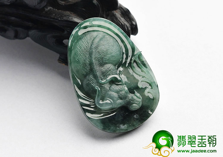 糯冰种飘花缅甸翡翠A货牛气冲天挂件