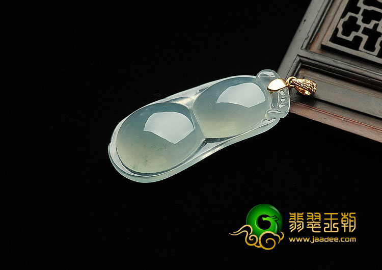 冰种晴水缅甸翡翠A货四季豆挂件