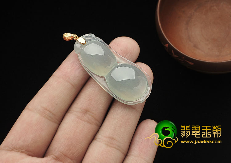 冰种晴水缅甸翡翠A货四季豆挂件