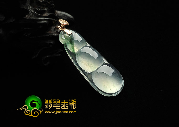 冰种飘花缅甸翡翠A货四季豆挂件