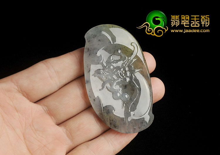 冰种黄翡墨色缅甸翡翠A货龙牌挂件