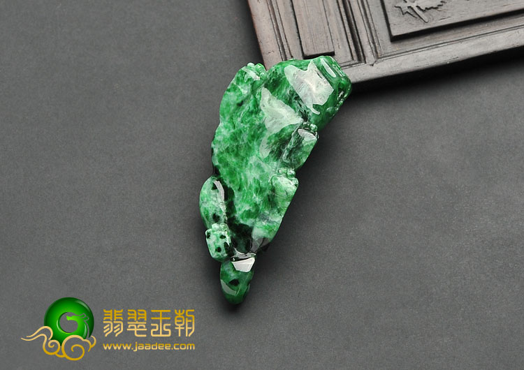 细糯种癣加绿缅甸翡翠A货貔貅挂件