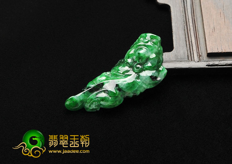 细糯种癣加绿缅甸翡翠A货貔貅挂件