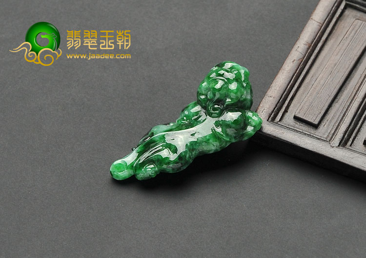 细糯种癣加绿缅甸翡翠A货貔貅挂件