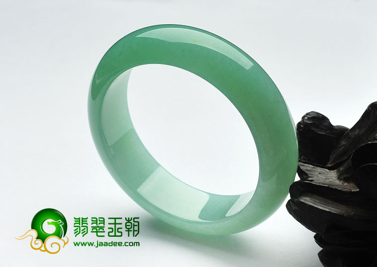 糯冰种豆色缅甸翡翠A货手镯（58.3mm）