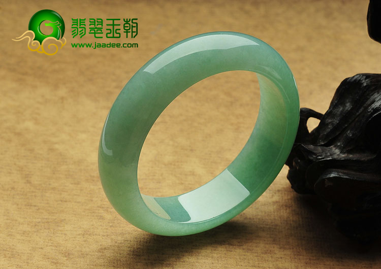 糯冰种豆色缅甸翡翠A货手镯（58.3mm）