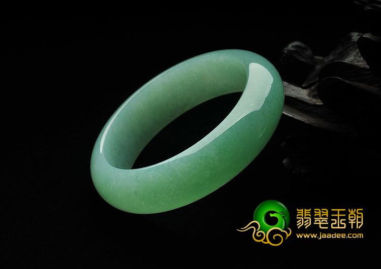 糯冰种豆色缅甸翡翠A货手镯（58.3mm）