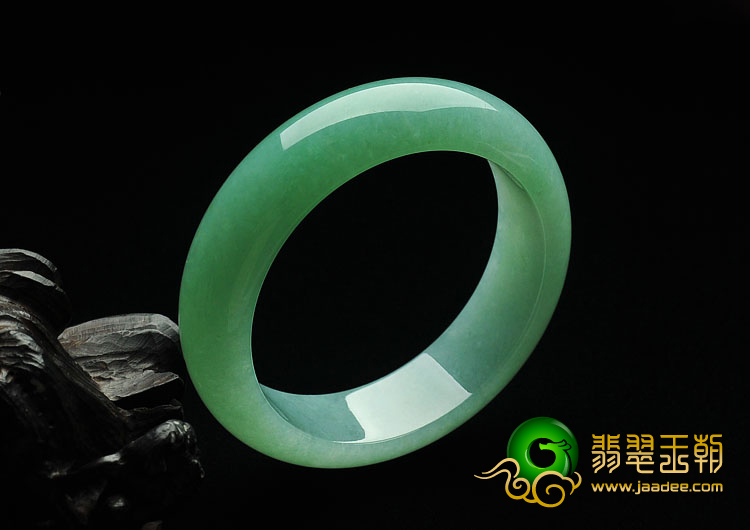 糯冰种豆色缅甸翡翠A货手镯（58.3mm）